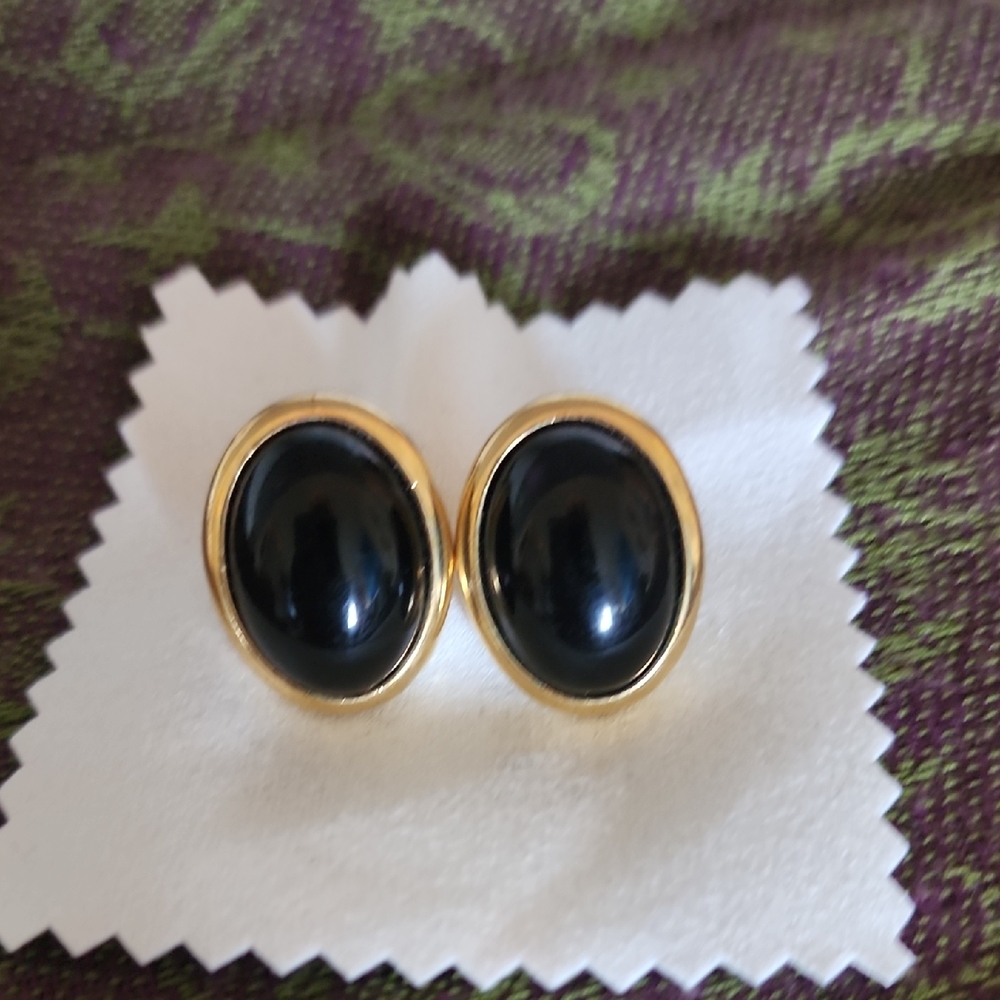 Signed Vintage TRIFARI Earrings